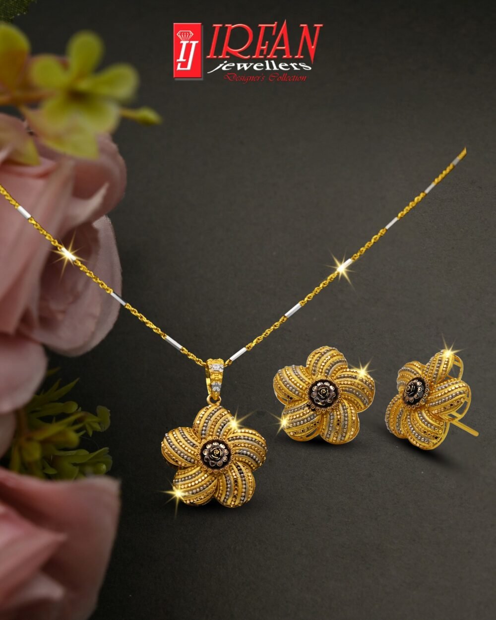 Gold Locket Design